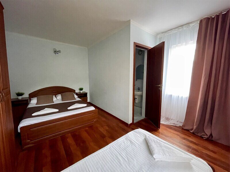 Стандартный 3-местный (с общим балконом)