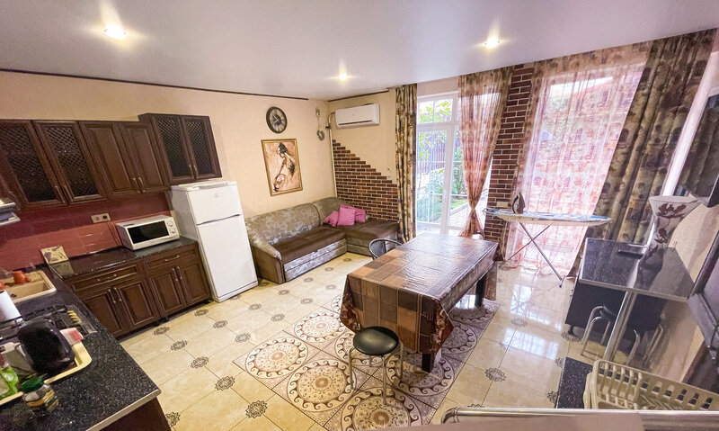 Коттедж 8-местный 2-этажный