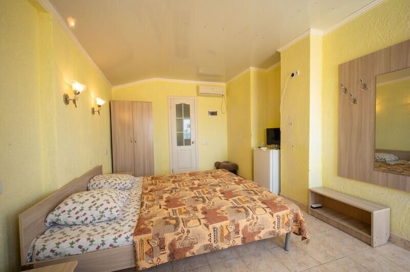 Домик 2-местный каменный (с видом на море)