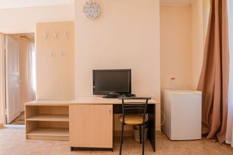 Домик 3-местный 2-комнатный каменный (с видом на море)