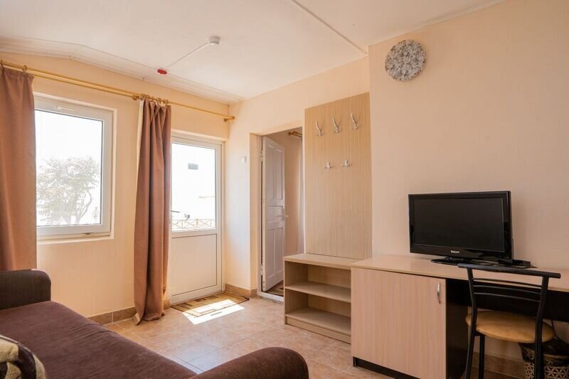 Домик 3-местный 2-комнатный каменный (с видом на море)