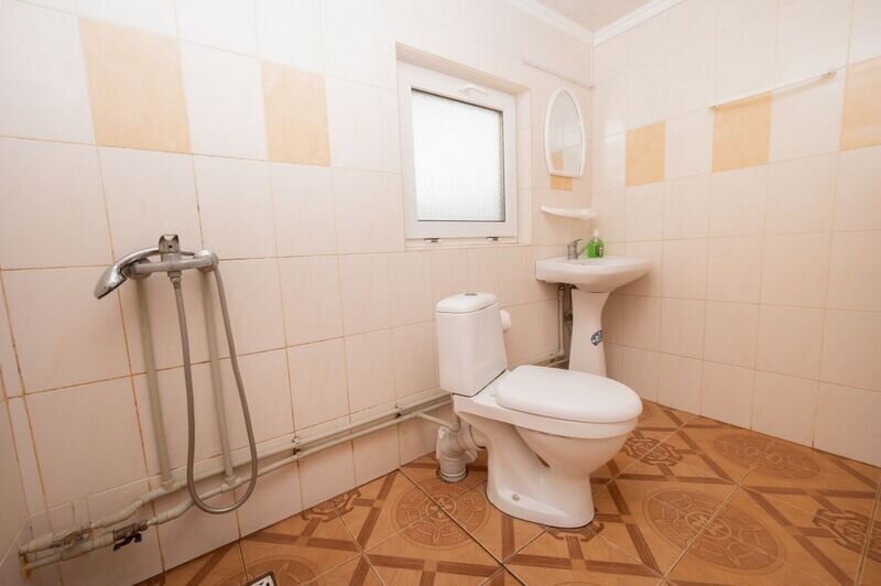 Домик 4-местный 2-комнатный каменный