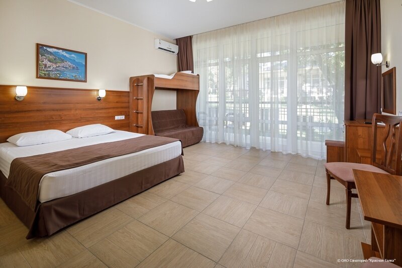 Стандартный 2-местный, с диваном