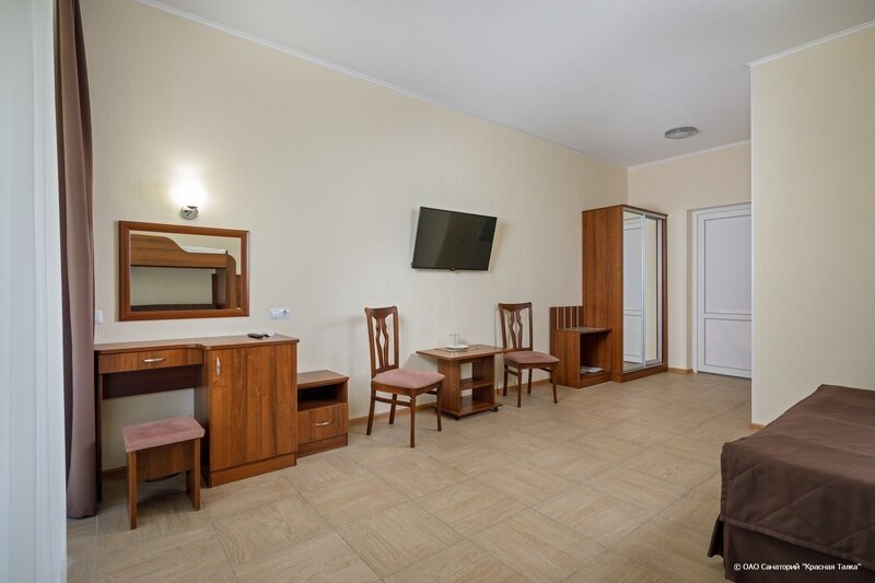 Стандартный 2-местный, с диваном