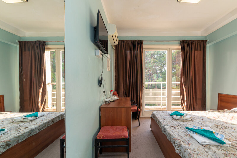 Стандартный 2-местный 2 категории (без ремонта, с балконом)