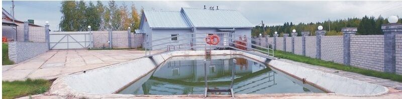 Пруд во дворе дома