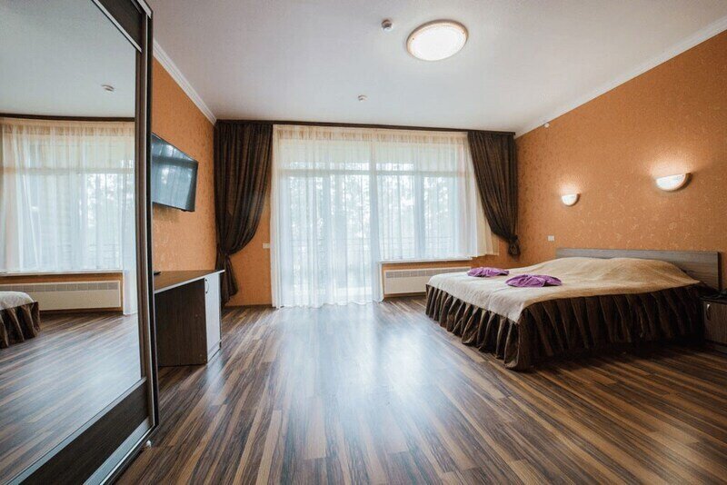 Дача №11 (комнаты 1, 3)