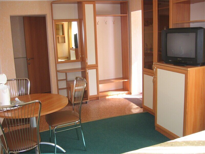 Дача №5 (комнаты 1, 2, 4, 5)