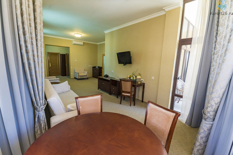 Люкс 2-местный 2-комнатный Suit Classic