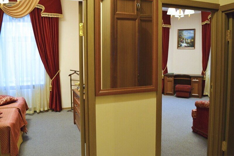 Люкс 2-местный 2-комнатный (гостевой дом)