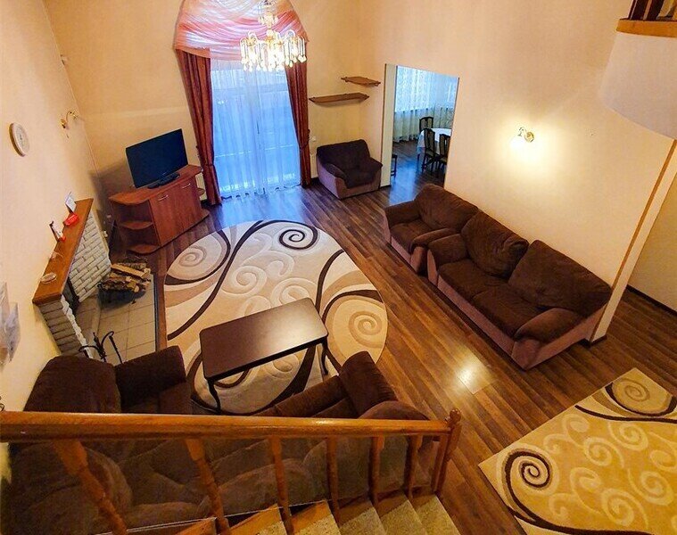 Коттедж 8-местный (с камином)