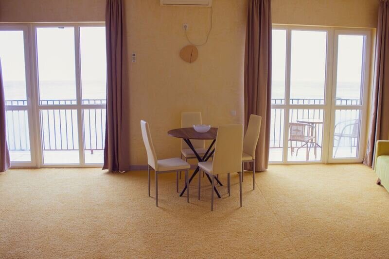 4-местный 2-комнатный (с видом на море)