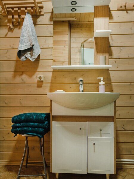 Коттедж 8-местный 4-комнатный (Русский)