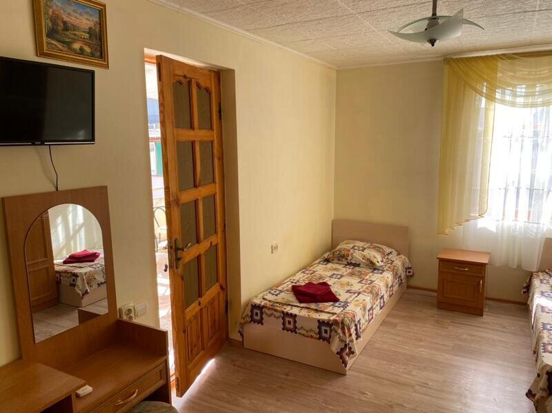 Стандартный 3-местный 1-комнатный (с кондиционером)