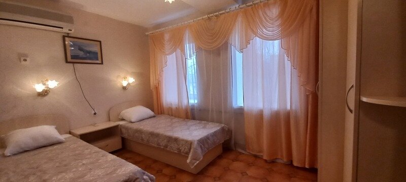 Коттедж 4-местный 3-комнатный (3 категория)