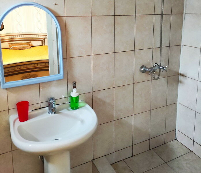 «Золотой Песок» гостевой дом, 4-х местный номер_3