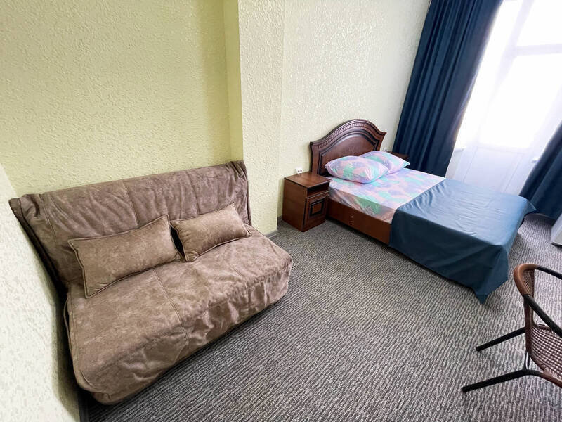 Люкс 3-местный (с балконом)