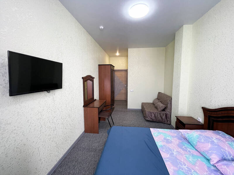 Люкс 3-местный (с балконом)