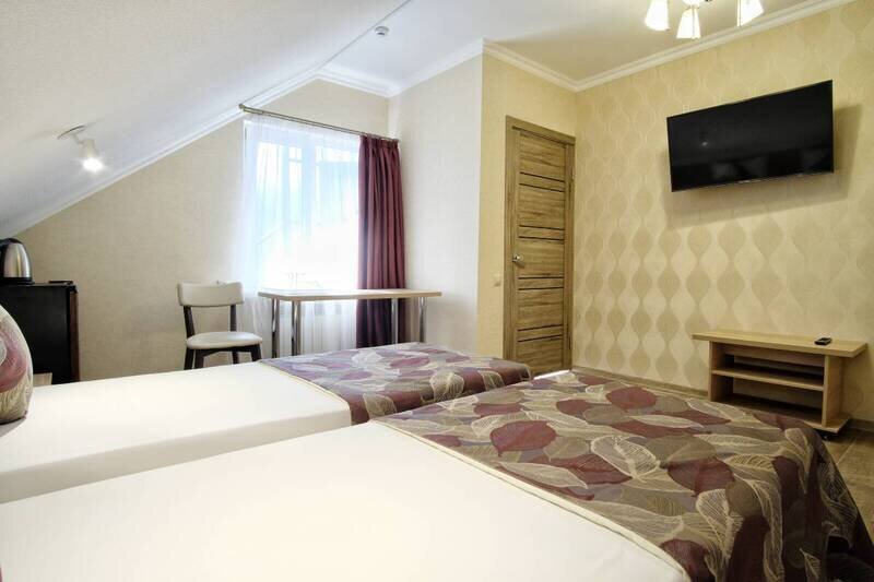 Стандартный 4-местный (Улучшенный, 2 этаж)