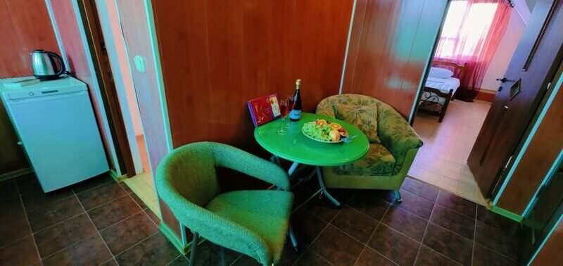 Номер 5-местный 2-комнатный (без балкона)