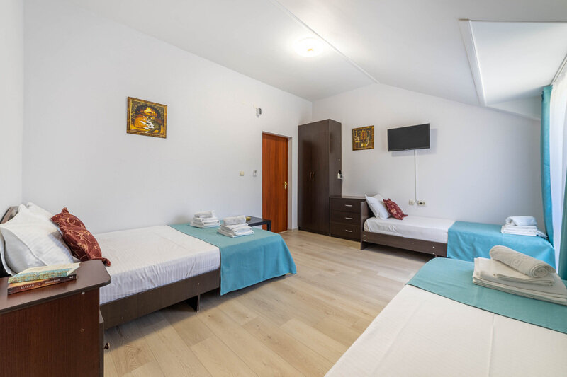 Стандартный 4-местный 1-комнатный