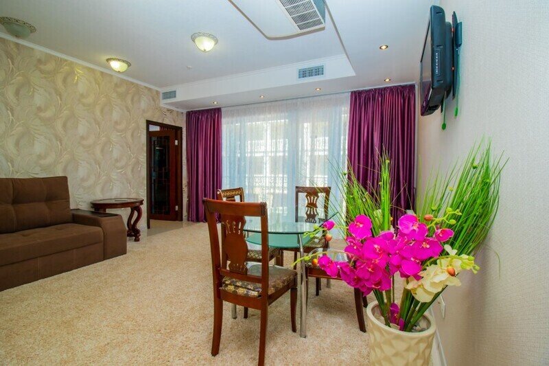 Люкс 4-местный 2-комнатный