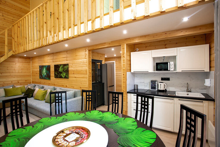 Дом 10-местный (Есенин, с костровой чашей в саду)