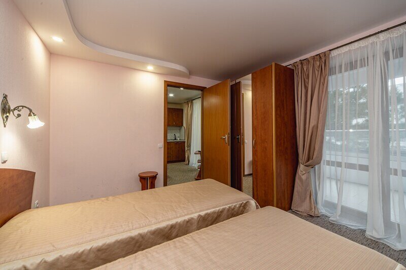 Полулюкс 2-местный 3-комнатный