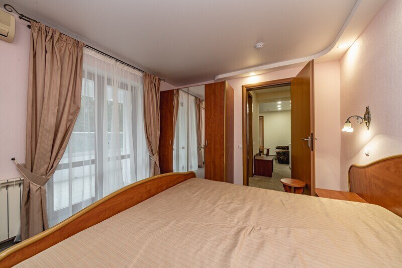 Полулюкс 2-местный 3-комнатный