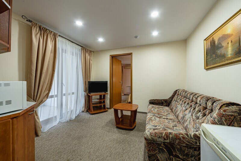 Полулюкс 2-местный 3-комнатный