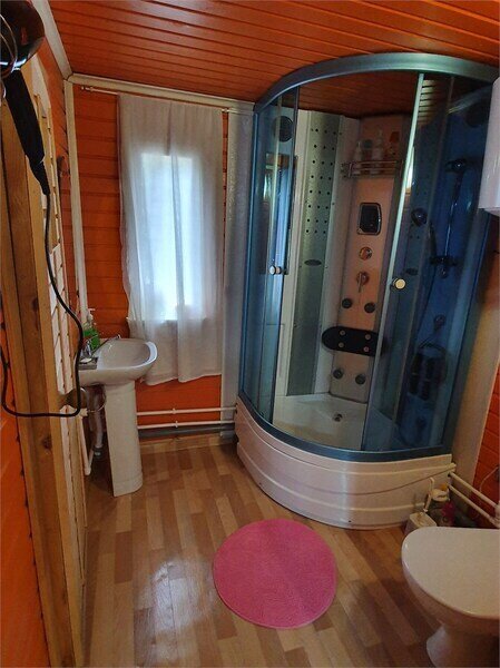 Коттедж РОЗА 5-местный 2-комнатный