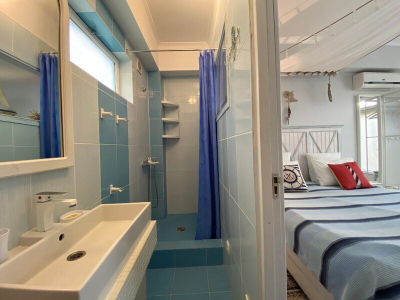 Нижняя Каюта 3-местный 2-комнатный