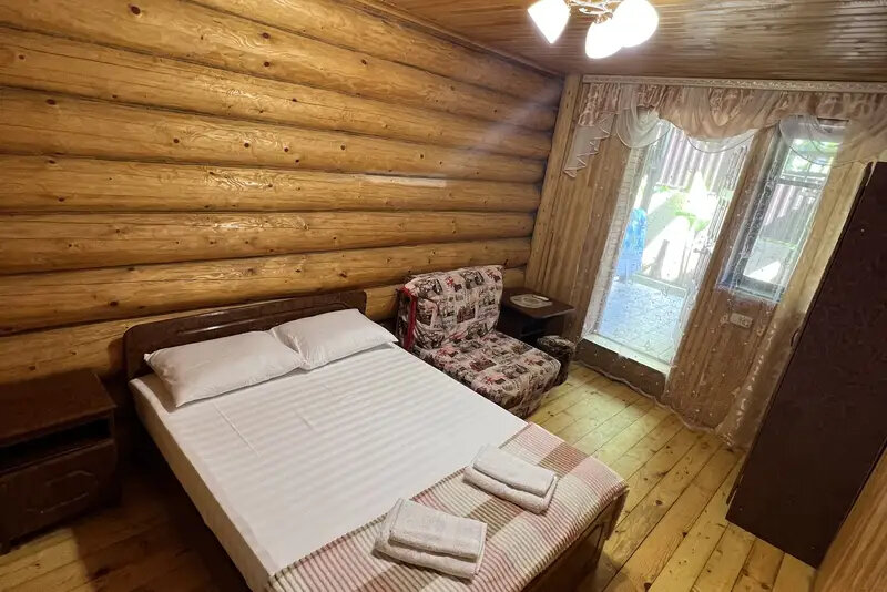 Комфорт 3-местный вид во двор