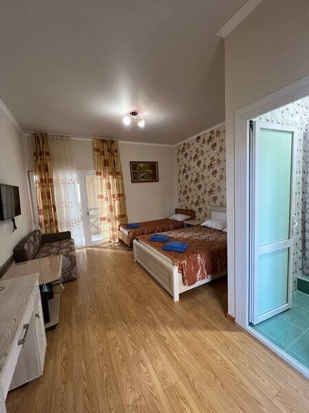 Стандартный 4-местный Улучшенный (с балконом)