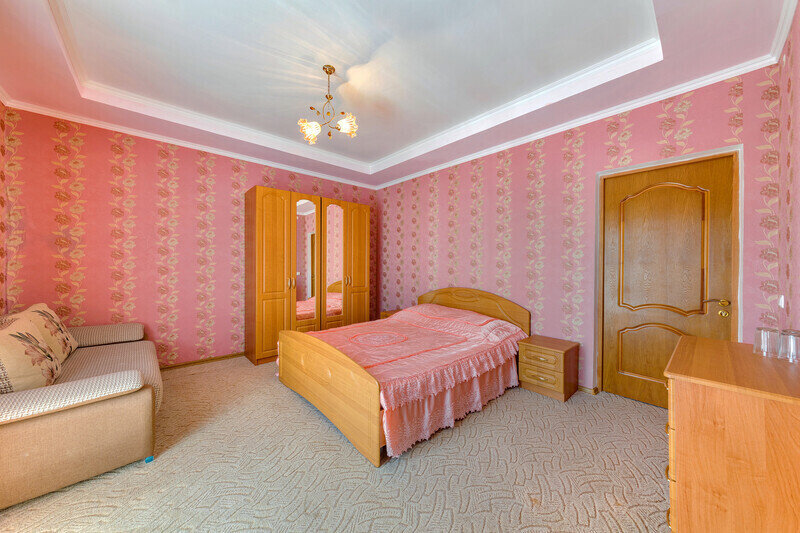 Комфорт 4-местный (Зеленый/Персиковый, с балконом)