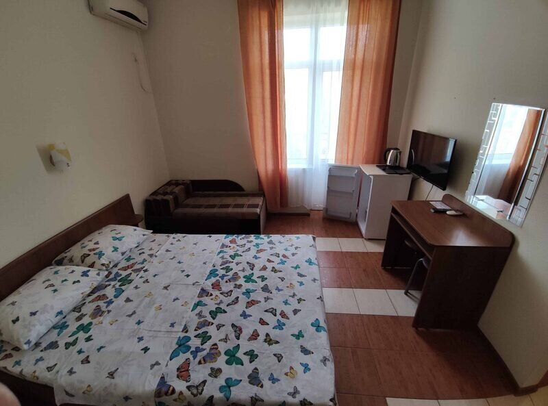 Стандартный 3-местный 1-комнатный (с балконом)