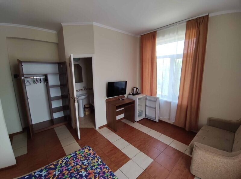 Стандартный 4-местный 1-комнатный (с балконом)