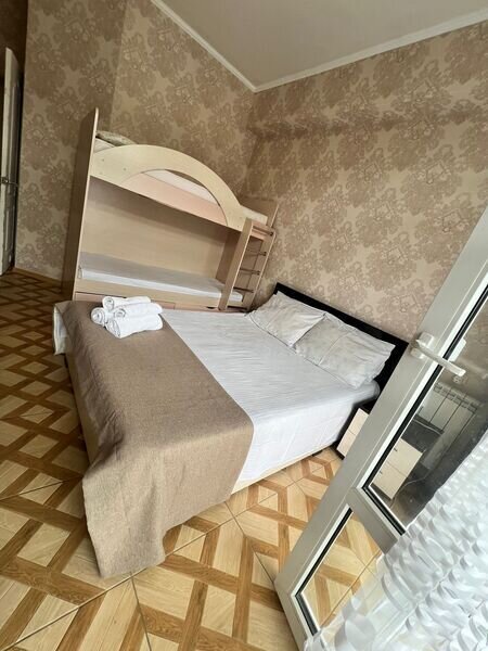 Стандартный 4-местный (с двухъярусной кроватью)