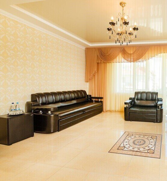 Люкс 5-местный 2-комнатный (без балкона)