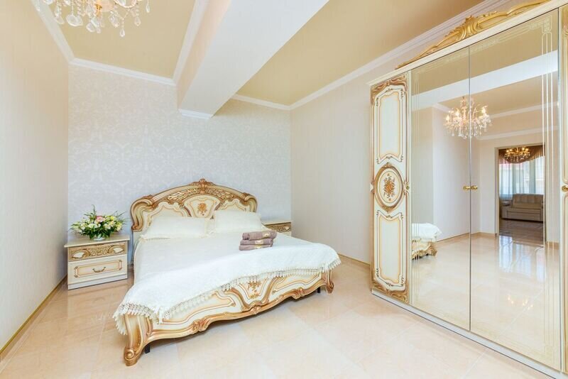 Люкс 5-местный 2-комнатный (с балконом)