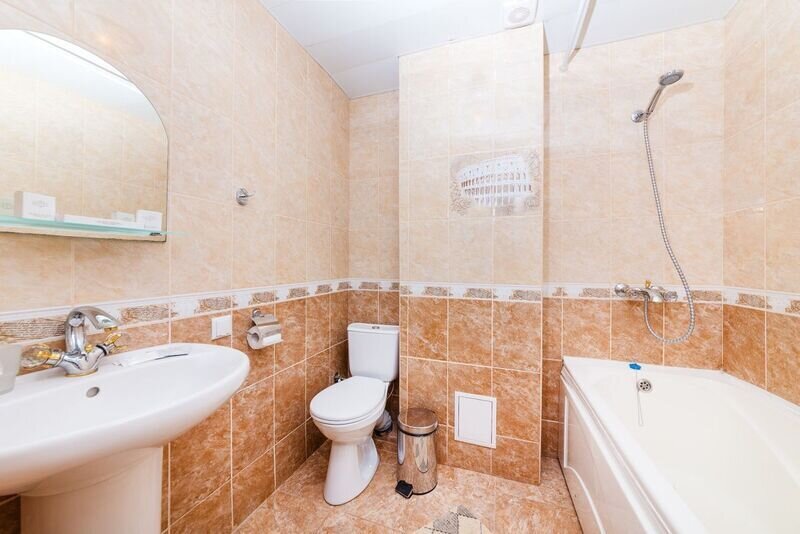 Люкс 5-местный 2-комнатный (с балконом)