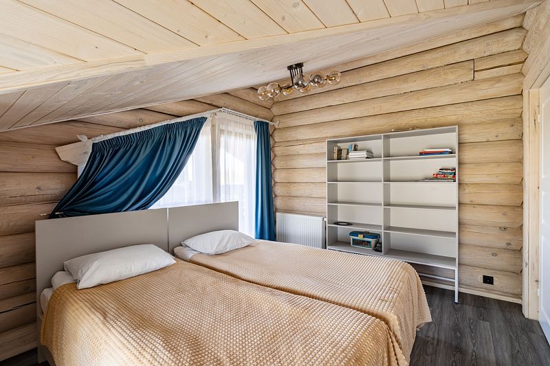 Спальня с двумя односпальными кроватями на 2 этаже