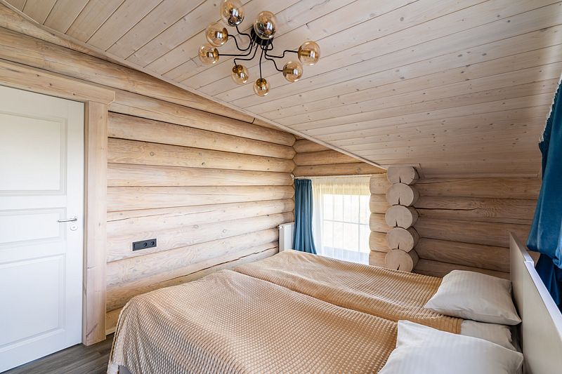 Спальня с двумя односпальными кроватями на 2 этаже