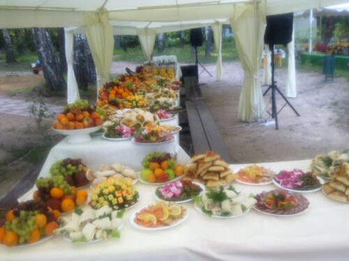 угощение для гостей