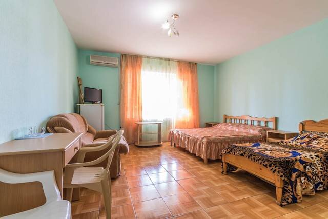 Стандартный 4-местный (с балконом)