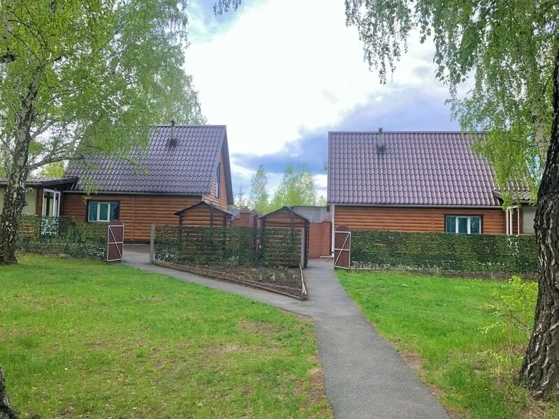 Большой дом с баней