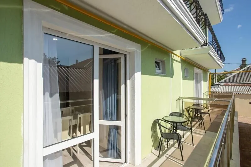 Апартаменты 4-местный 2-комнатный (на ул. Херсонская 89)