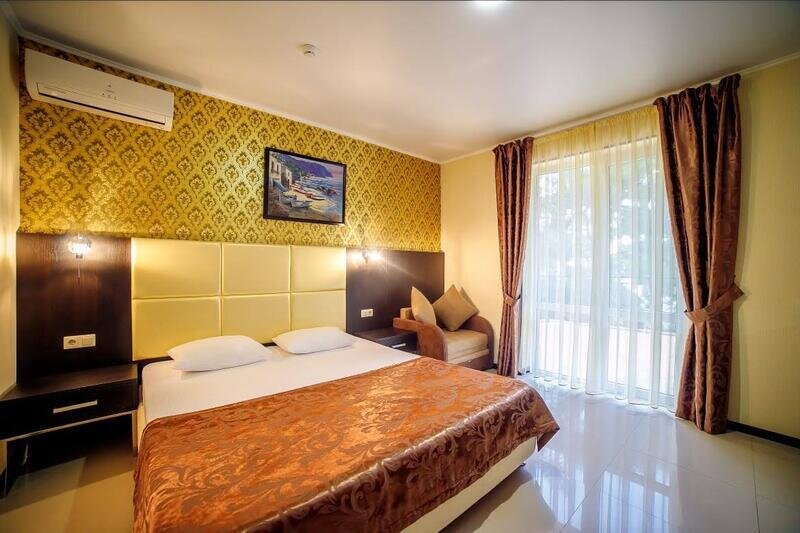 Люкс 4-местный 2-комнатный