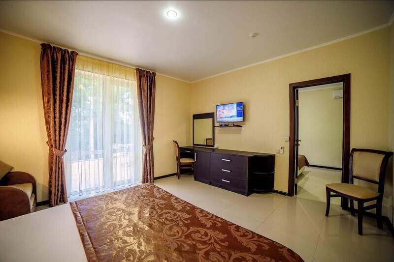 Люкс 4-местный 2-комнатный