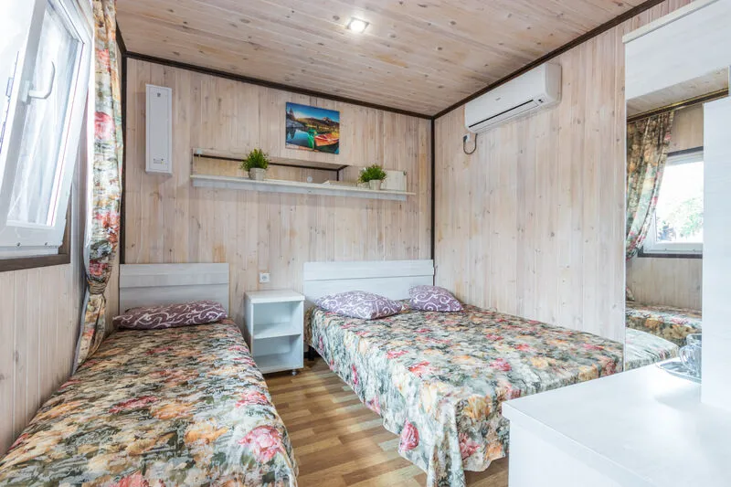 Домик 6-местный 2-комнатный